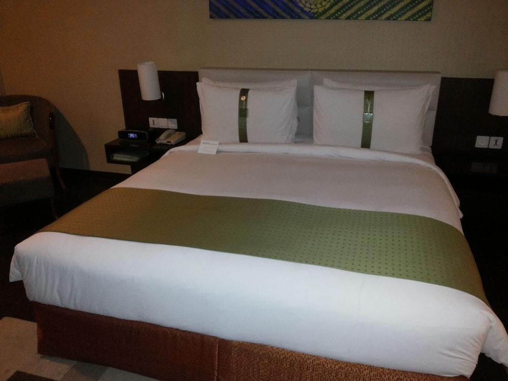 Ramada Plaza by Wyndham Pune Hinjewadi Dapuri Bagian luar foto