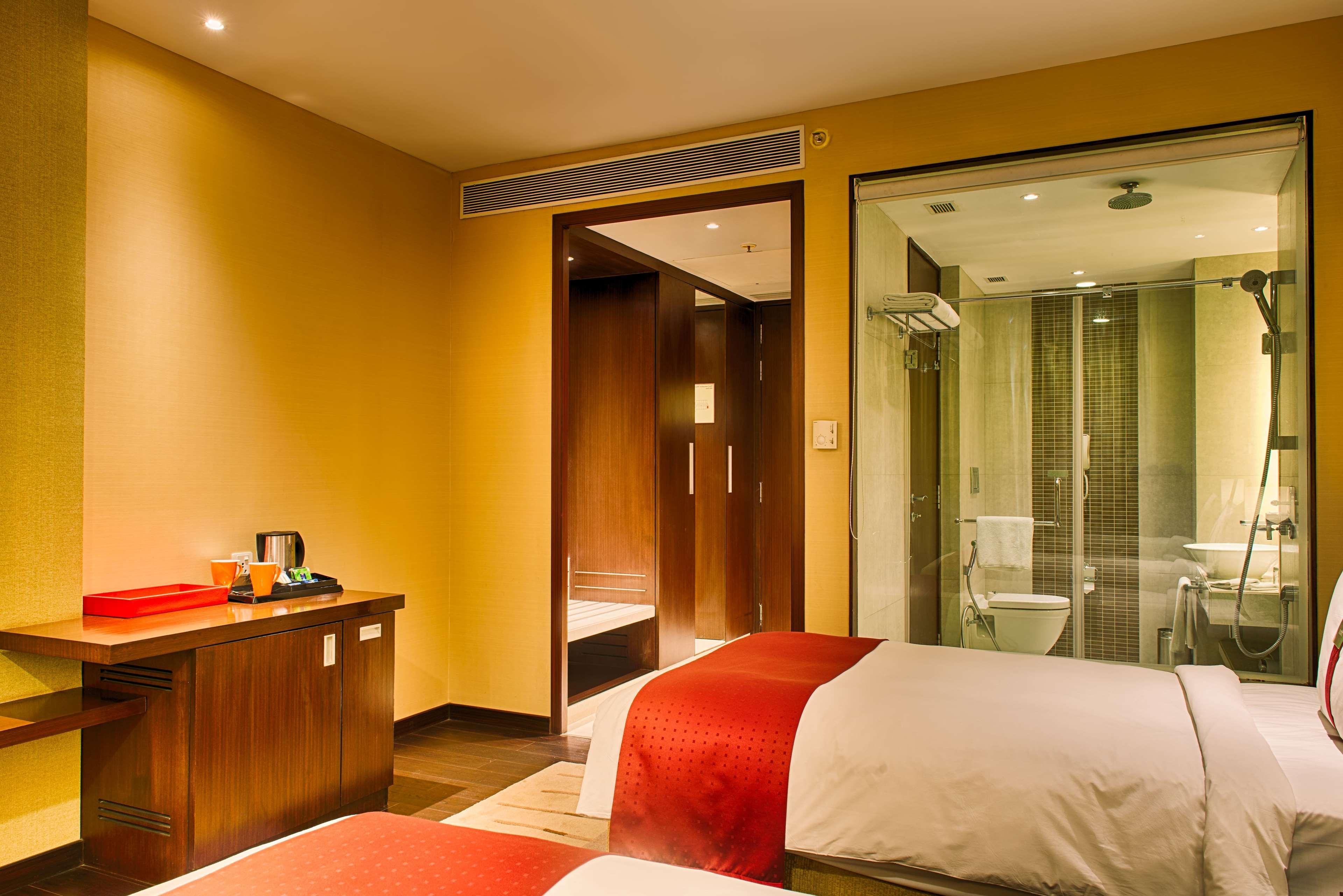 Ramada Plaza by Wyndham Pune Hinjewadi Dapuri Bagian luar foto