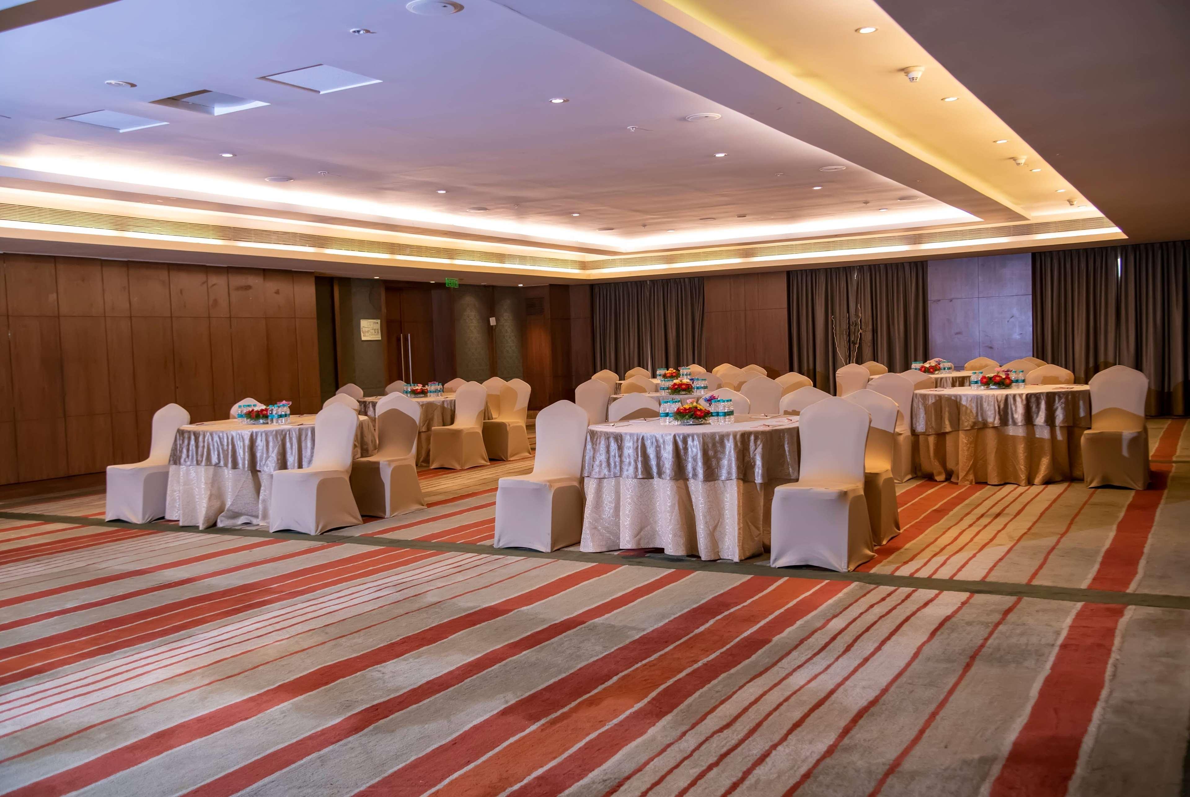 Ramada Plaza by Wyndham Pune Hinjewadi Dapuri Bagian luar foto