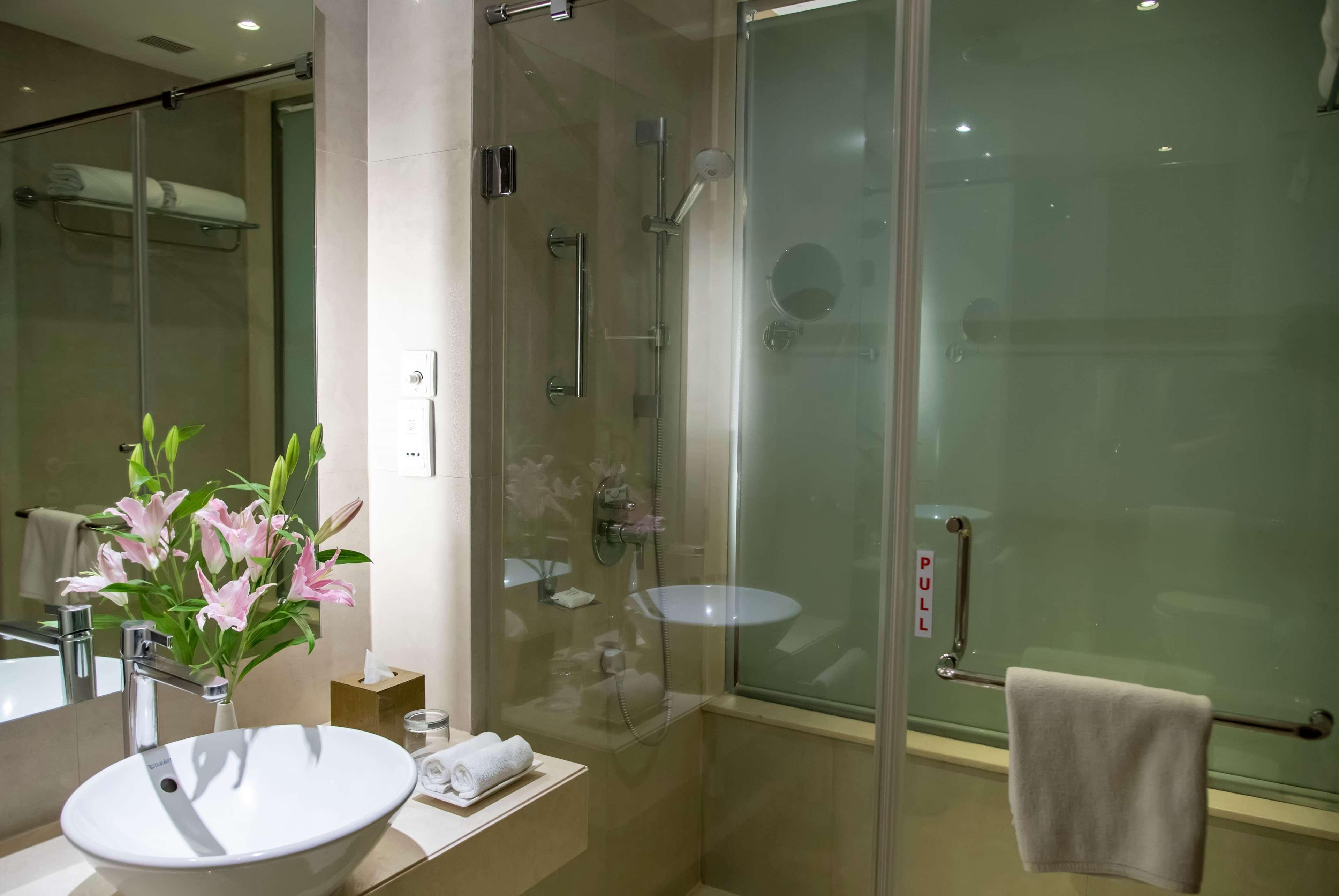 Ramada Plaza by Wyndham Pune Hinjewadi Dapuri Bagian luar foto