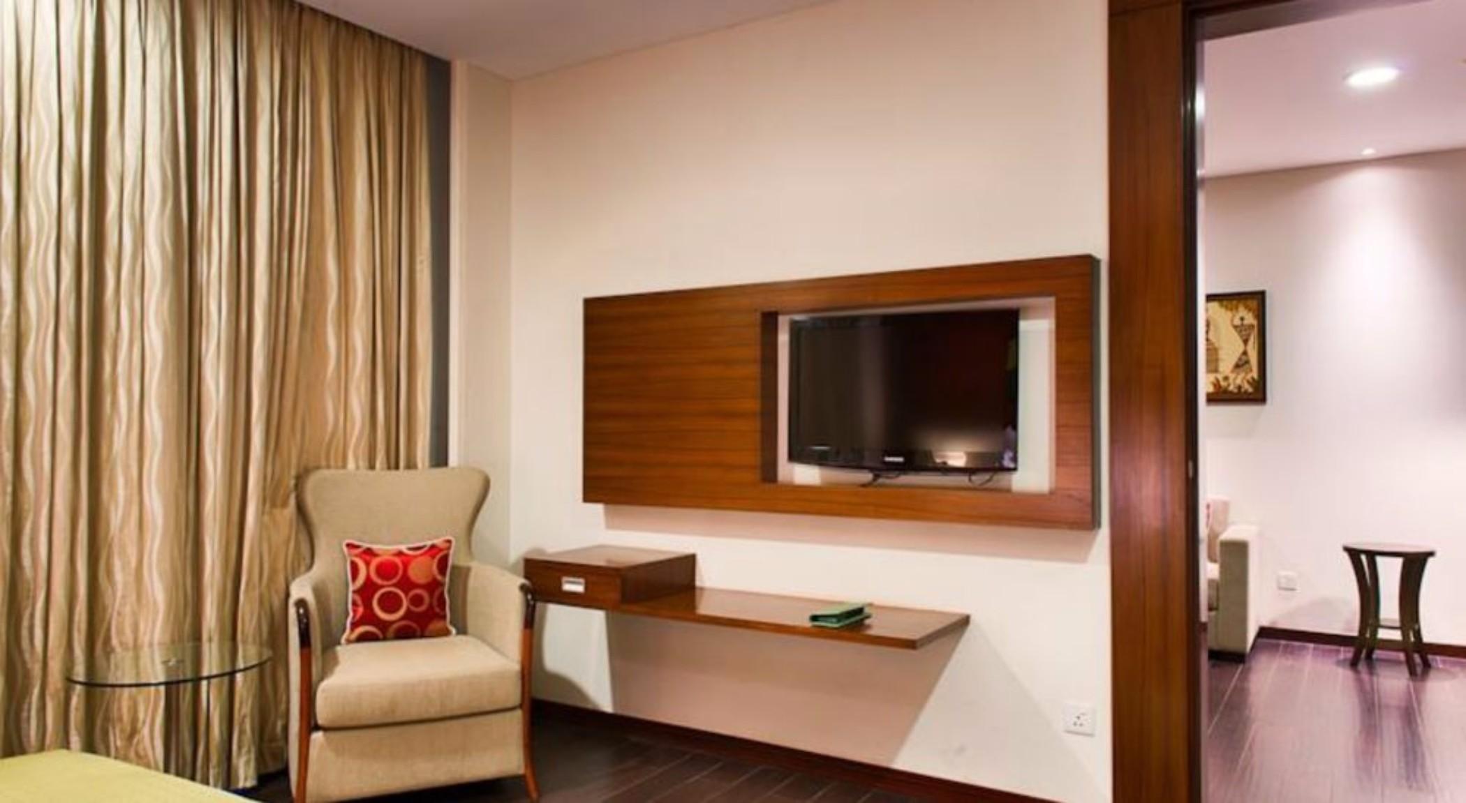 Ramada Plaza by Wyndham Pune Hinjewadi Dapuri Bagian luar foto