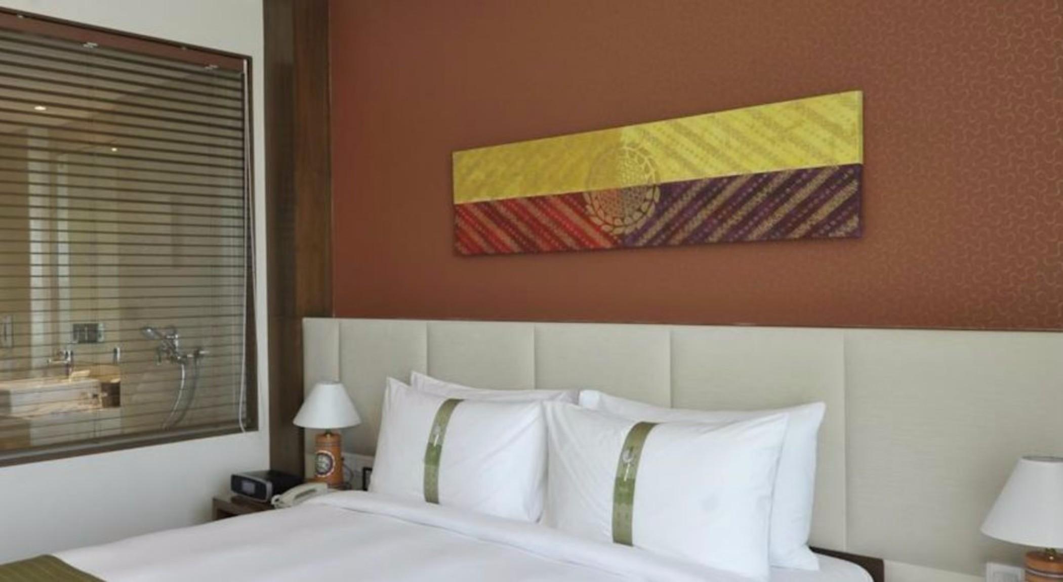 Ramada Plaza by Wyndham Pune Hinjewadi Dapuri Bagian luar foto