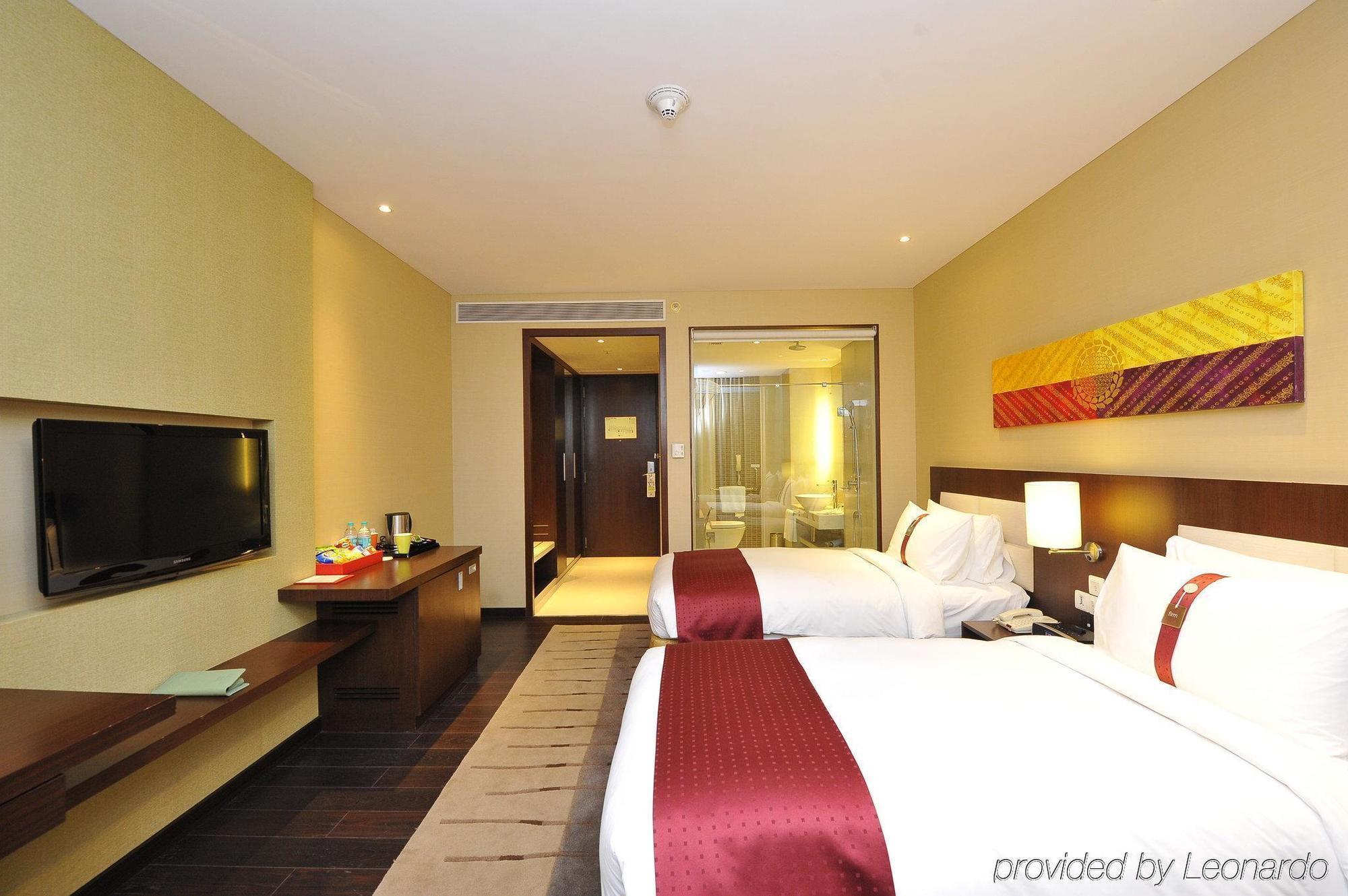 Ramada Plaza by Wyndham Pune Hinjewadi Dapuri Bagian luar foto