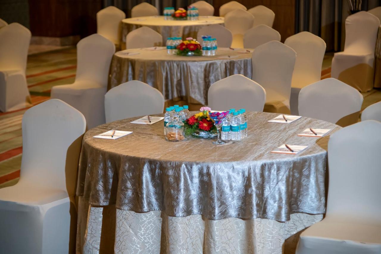 Ramada Plaza by Wyndham Pune Hinjewadi Dapuri Bagian luar foto
